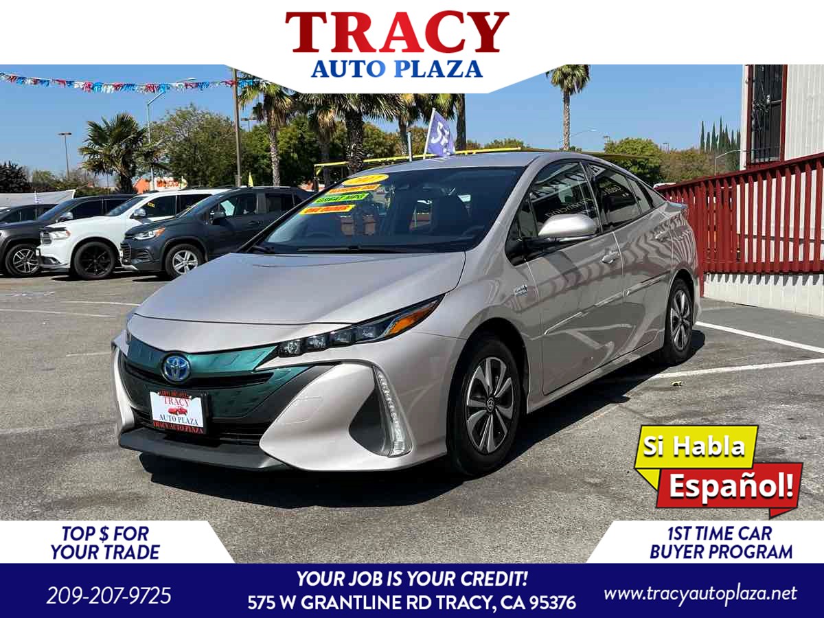2017 Toyota Prius Prime Premium's photo