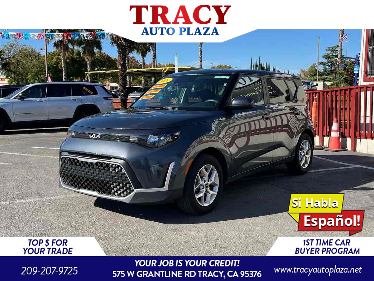 2024 Kia Soul LX's photo