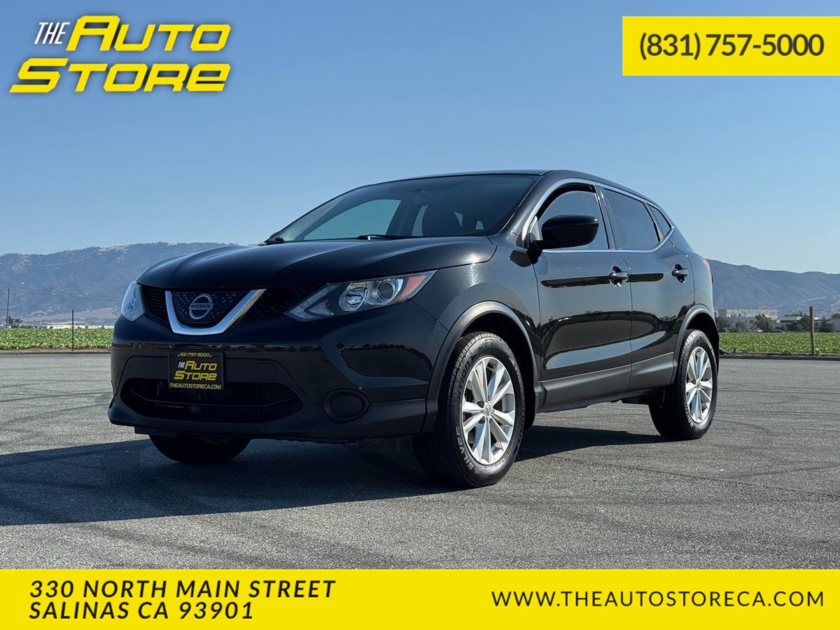 2018 Nissan Rogue Sport S's photo