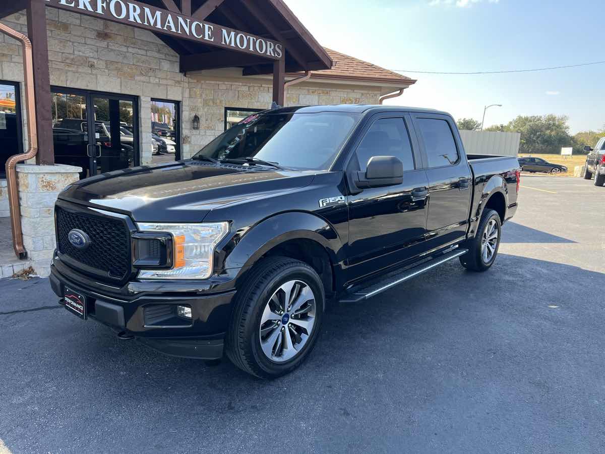 2020 Ford F-150 XL's photo