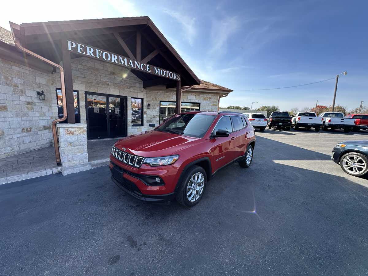2023 Jeep Compass Latitude Lux's photo