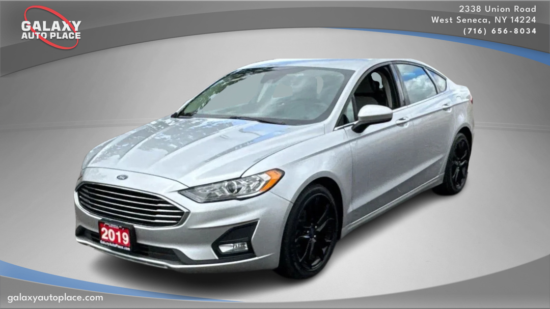 2019 Ford Fusion SE's photo