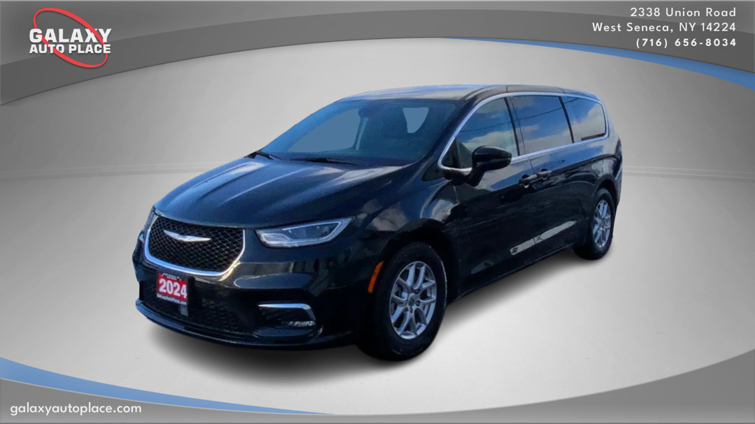 2024 Chrysler Pacifica Touring L's photo