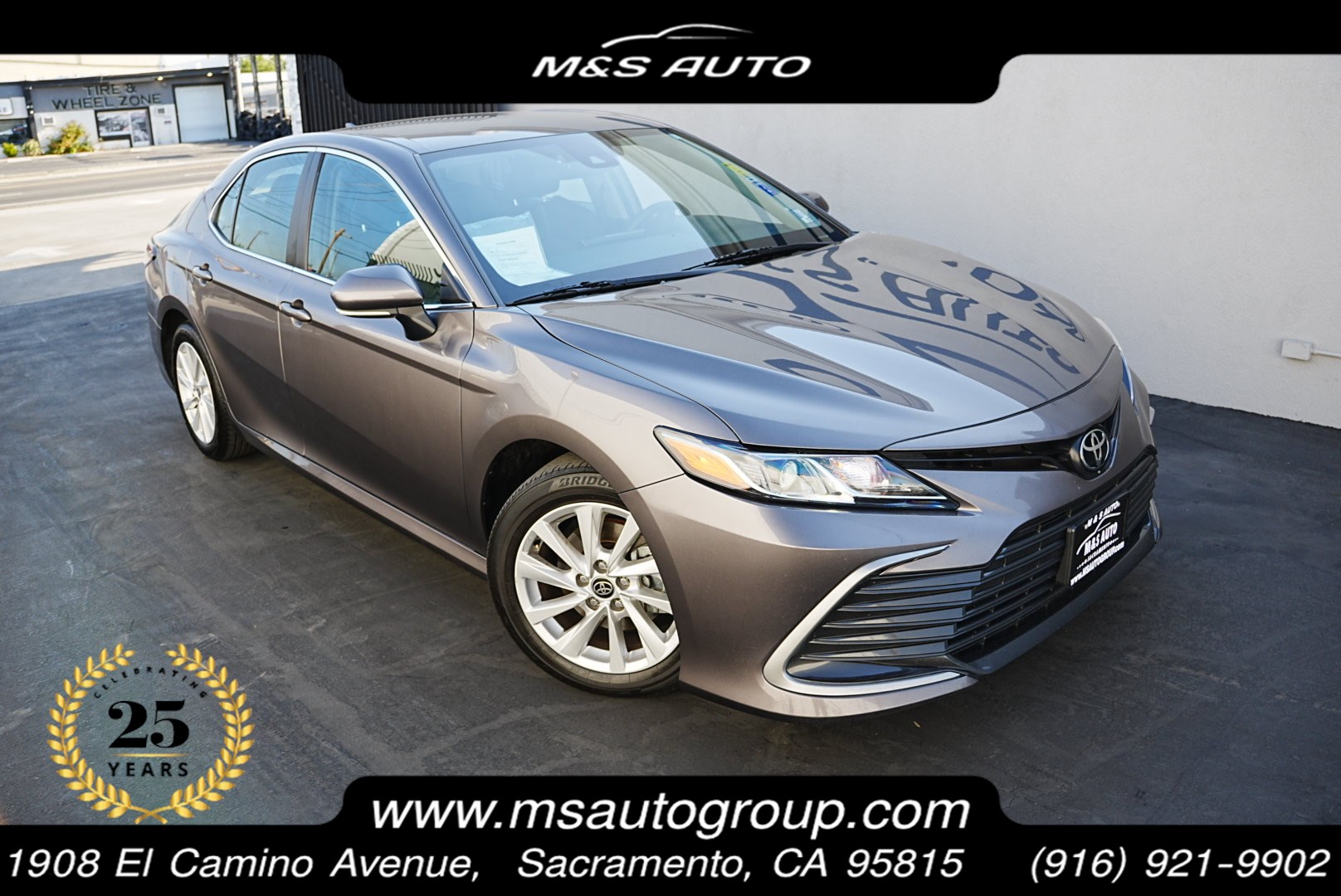 2023 Toyota Camry LE's photo