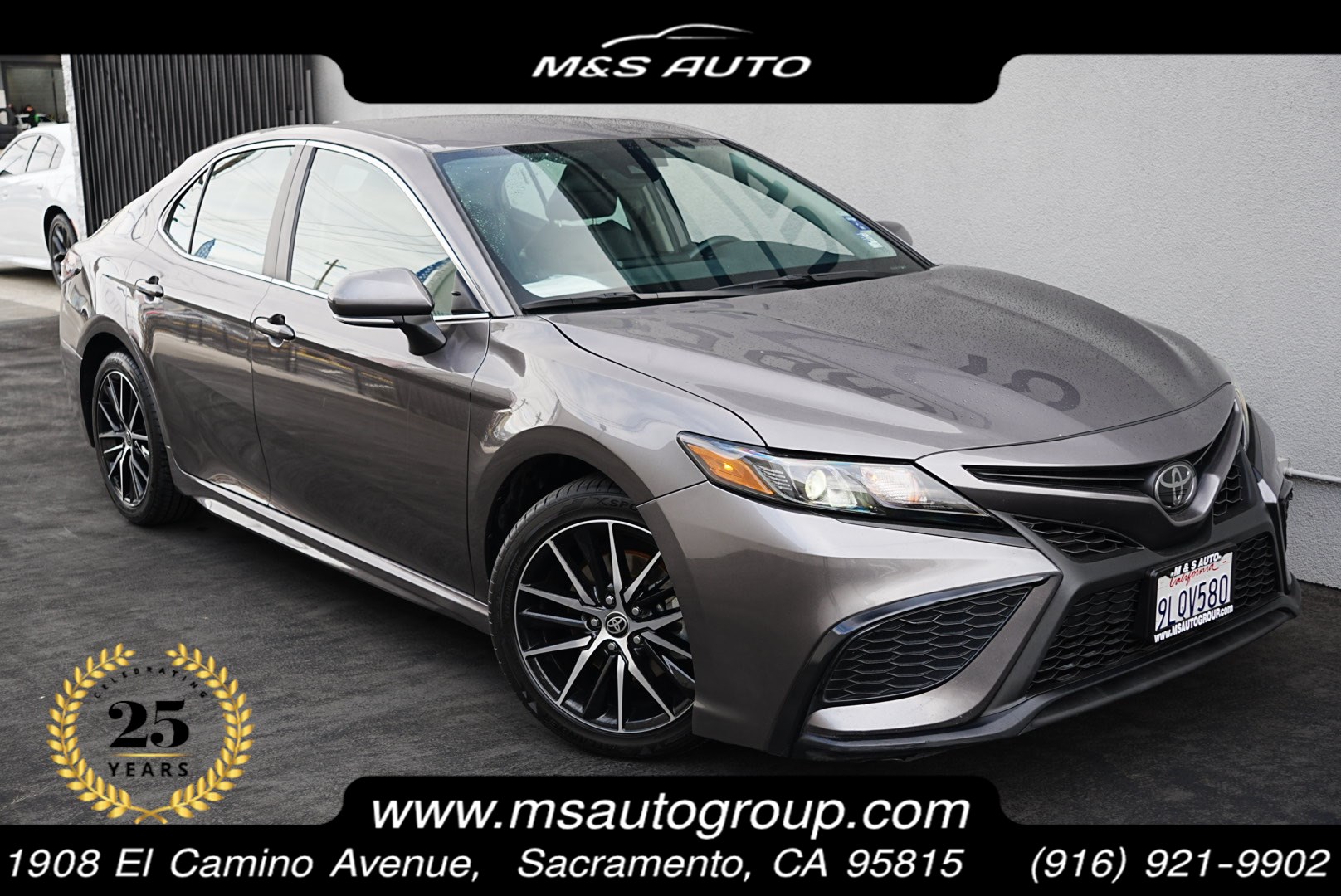 2024 Toyota Camry SE's photo