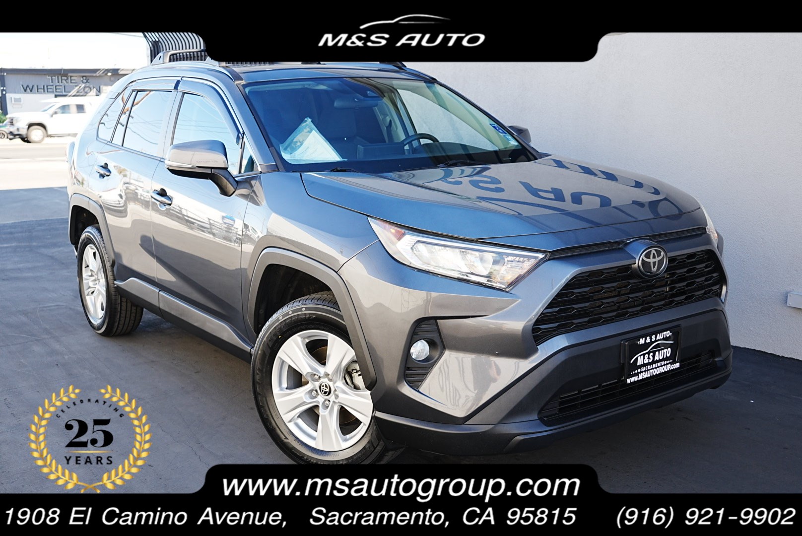 2021 Toyota RAV4 XLE's photo