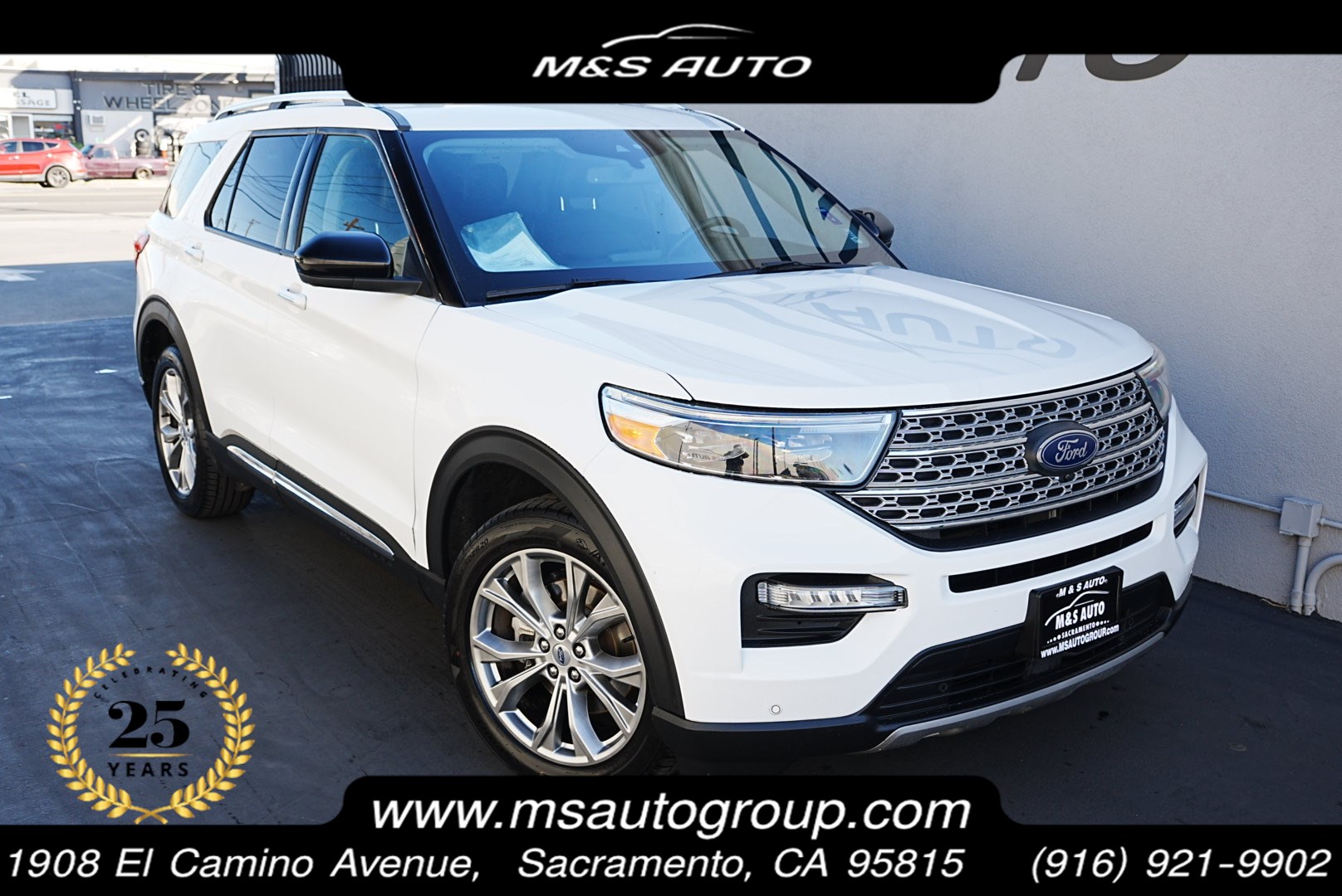 2022 Ford Explorer Limited's photo
