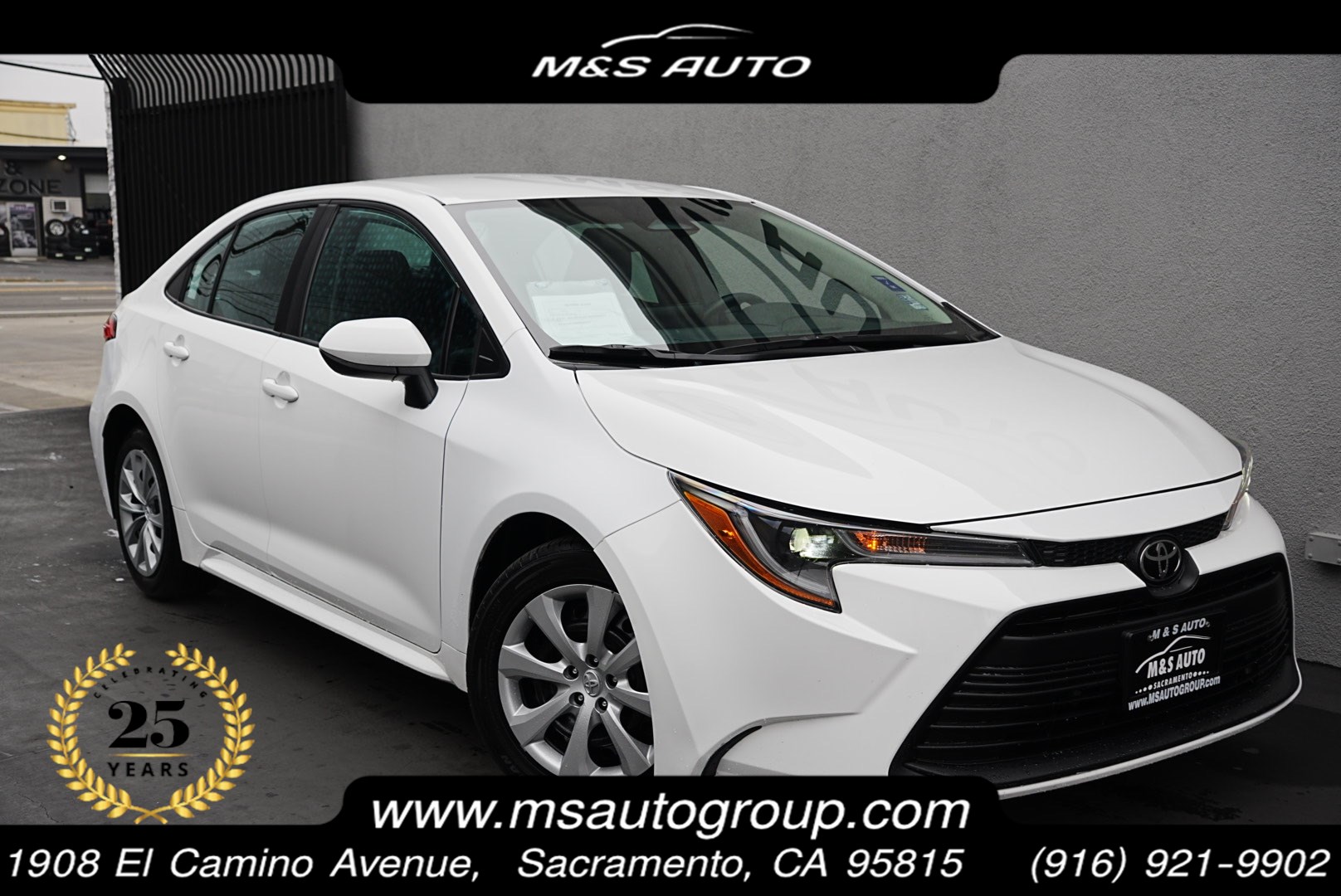 2024 Toyota Corolla LE's photo