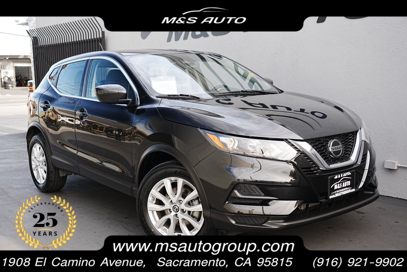 2022 Nissan Rogue Sport S's photo