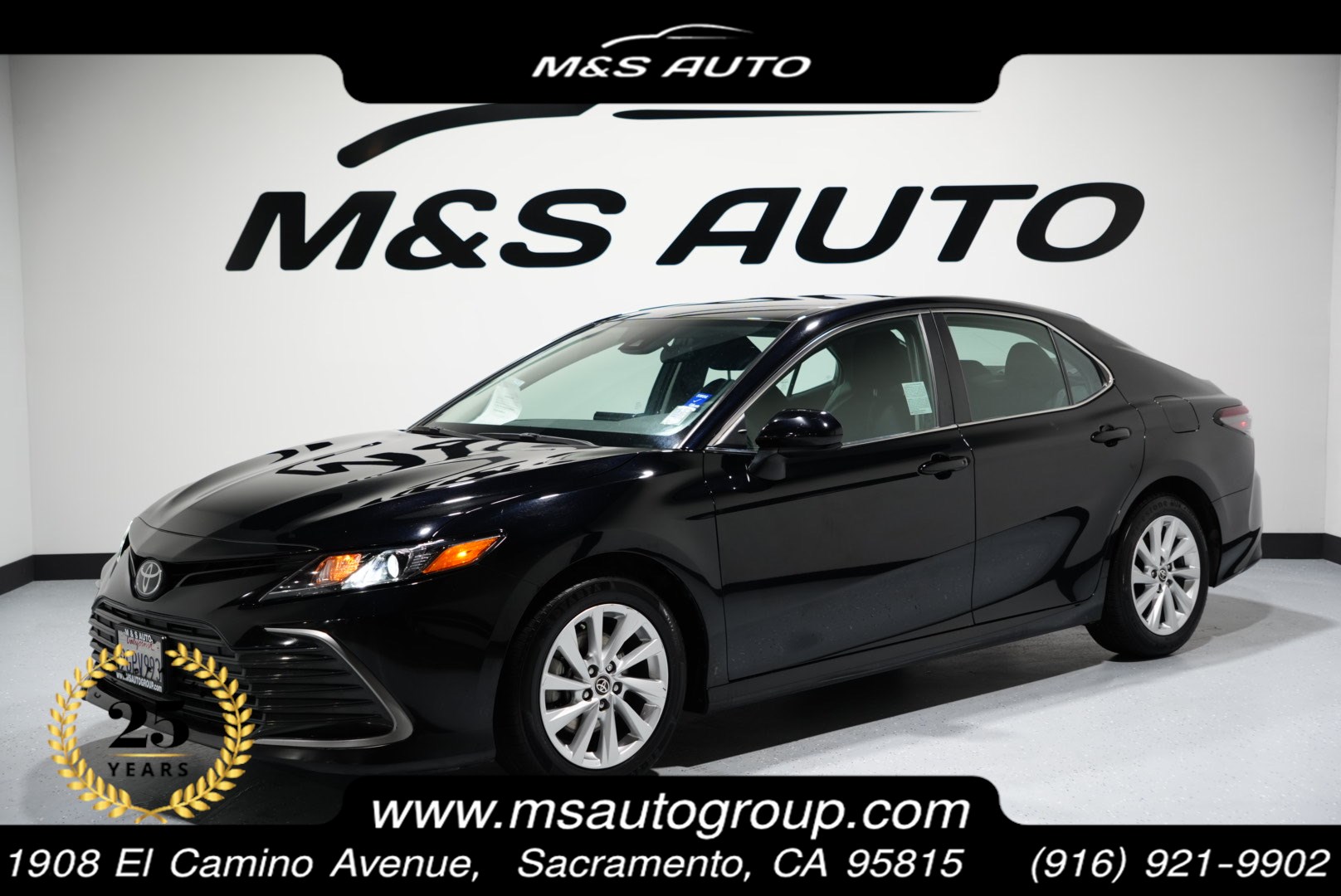 2023 Toyota Camry LE's photo