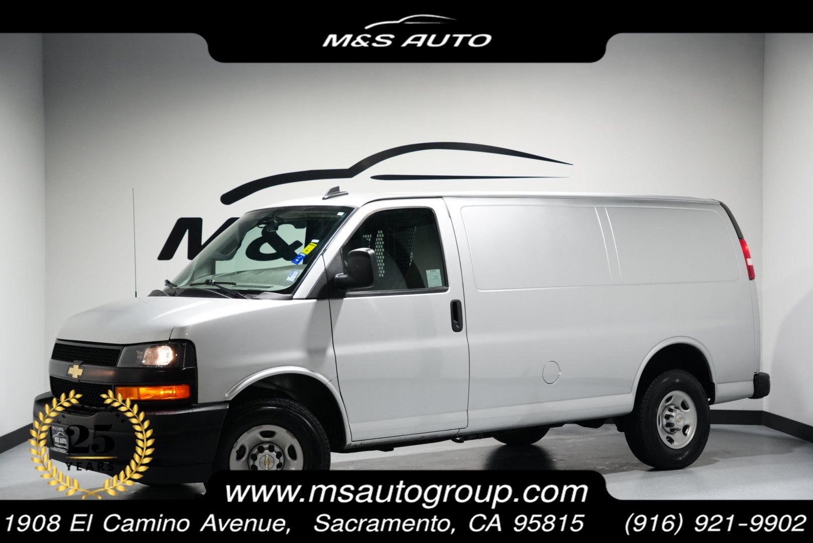 2024 Chevrolet Express Base's photo