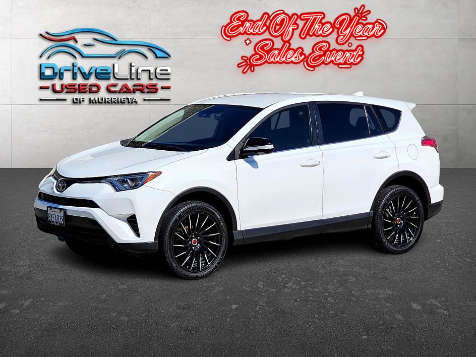 2018 Toyota RAV4 LE's photo