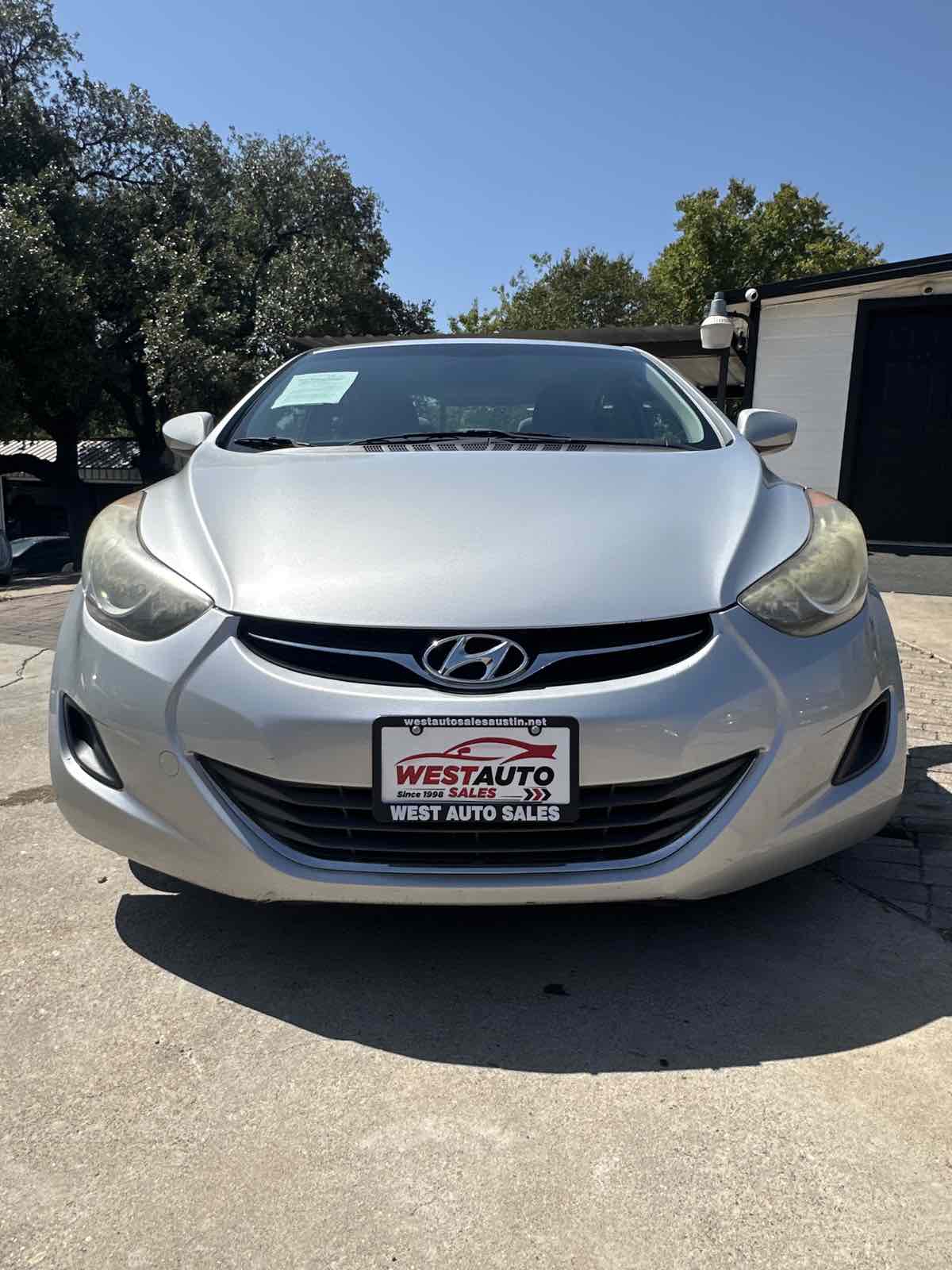 2013 Hyundai Elantra GLS's photo