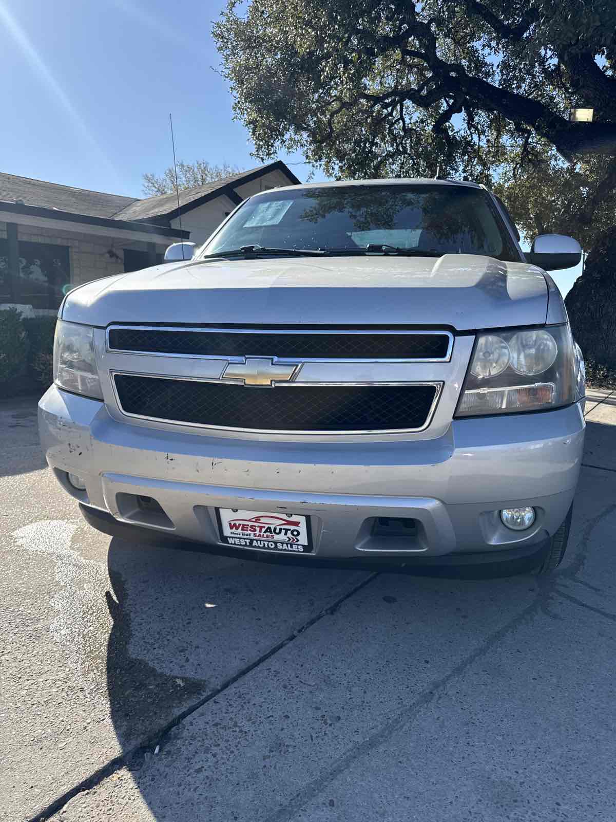 2011 Chevrolet Avalanche LT's photo