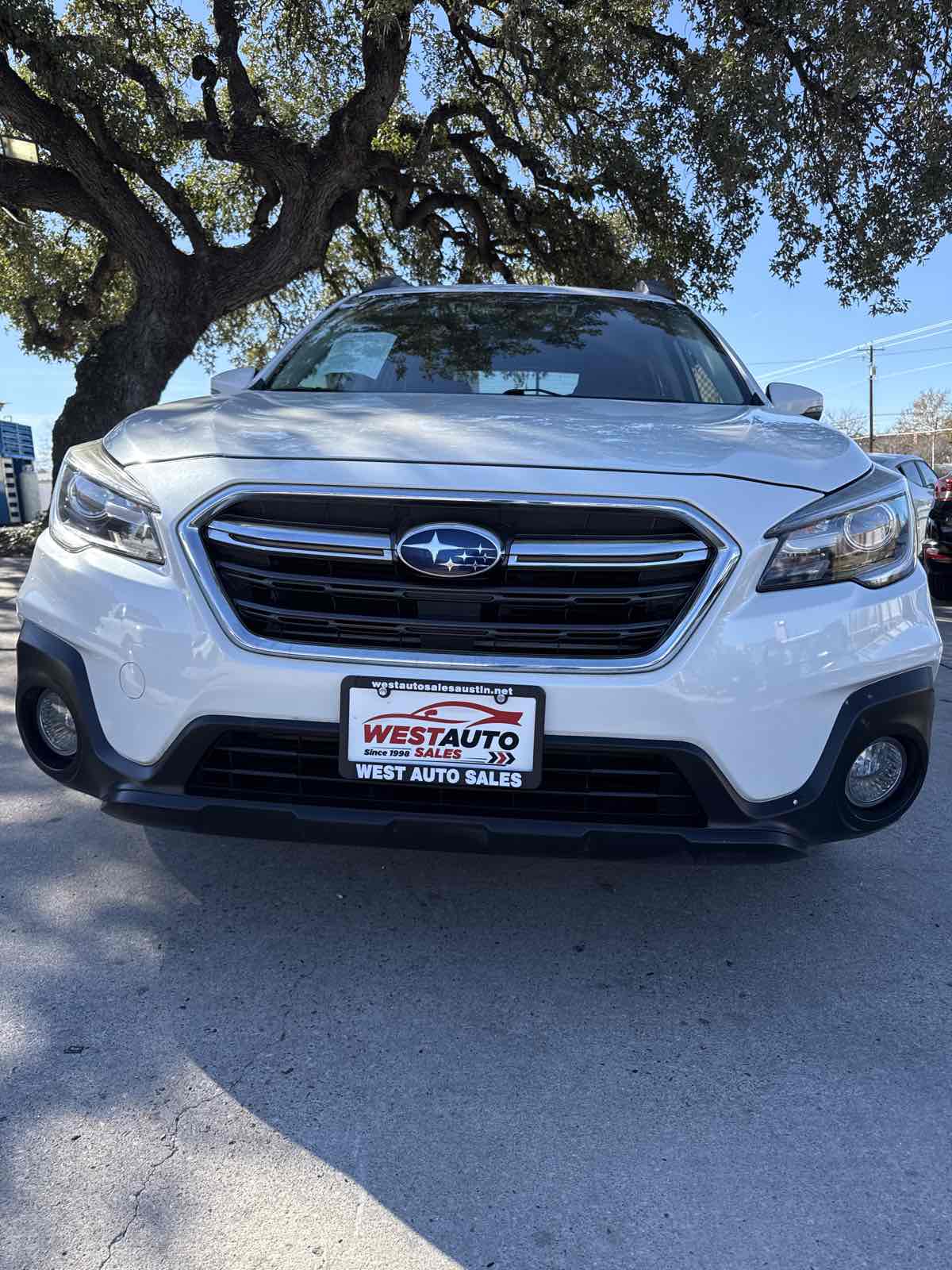 2018 Subaru Outback Limited's photo