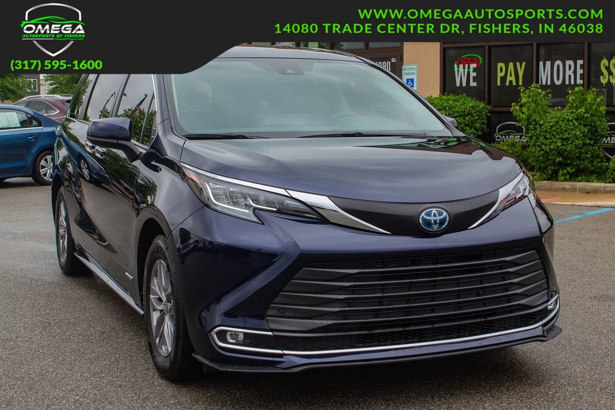 2021 Toyota Sienna XLE's photo