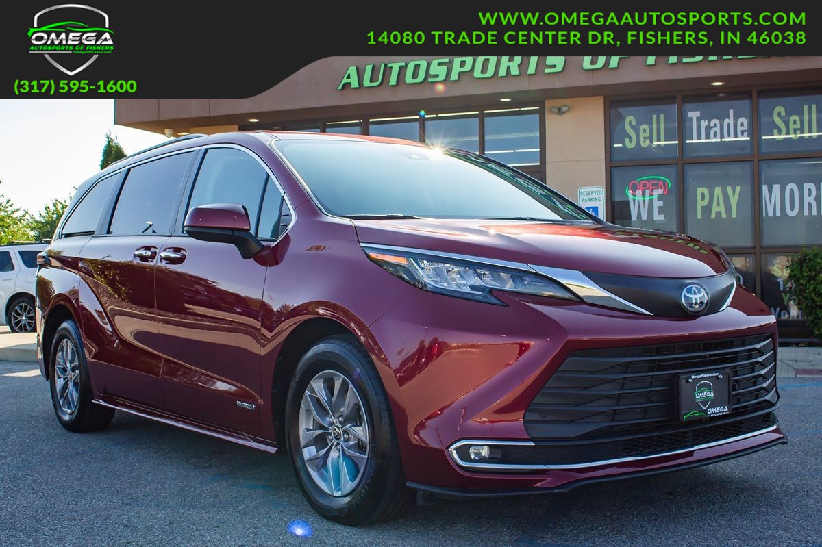 2021 Toyota Sienna XLE's photo