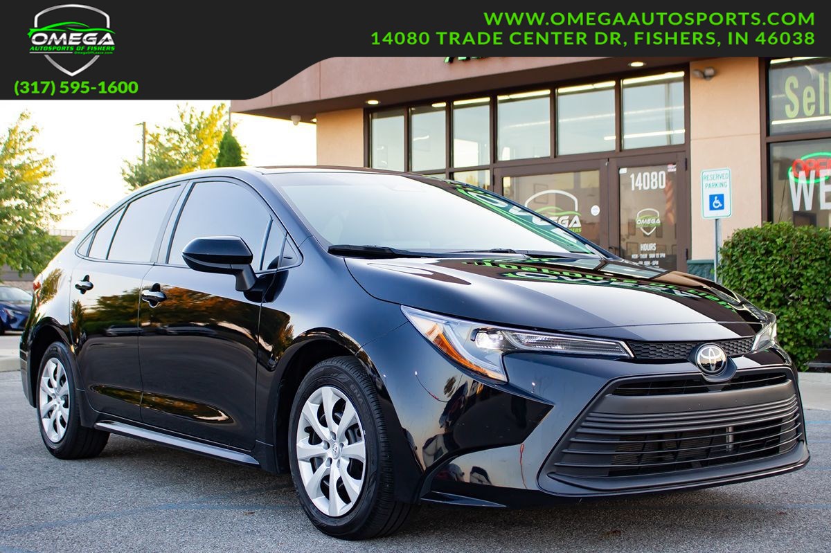 2024 Toyota Corolla LE's photo