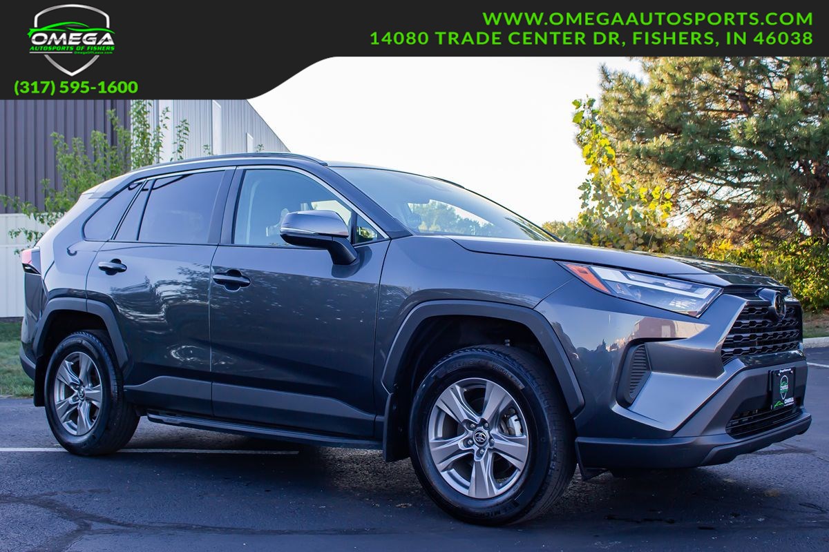 2023 Toyota RAV4 XLE's photo