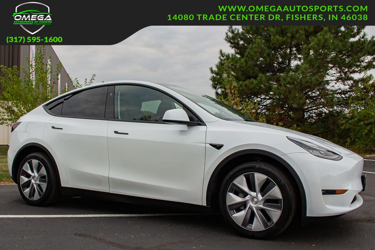 2023 Tesla Model Y Long Range's photo