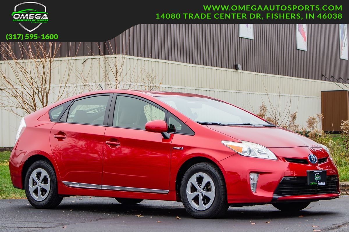 2015 Toyota Prius Two's photo