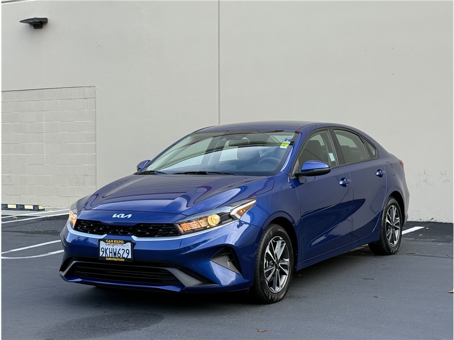 2024 Kia Forte LXS's photo