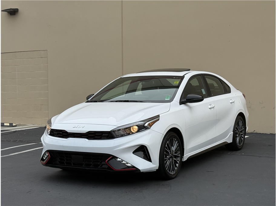 2024 Kia Forte GT-Line's photo
