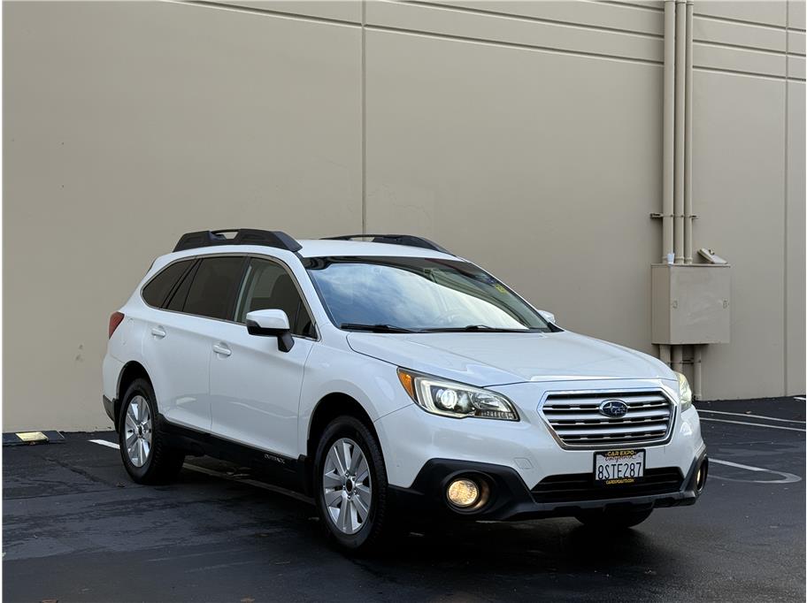 2016 Subaru Outback Premium's photo