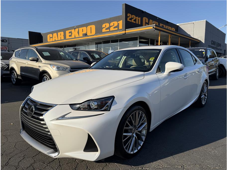 2017 Lexus IS