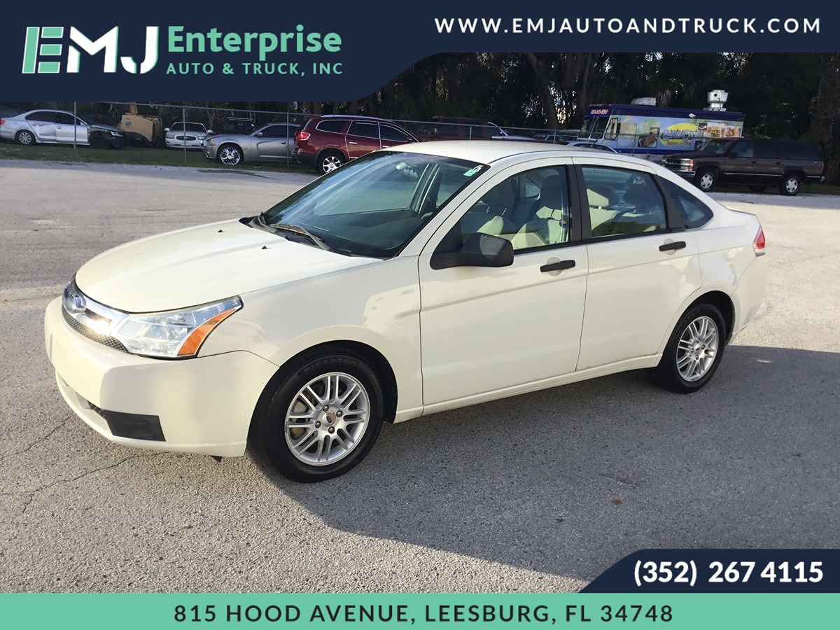 2009 Ford Focus SE's photo