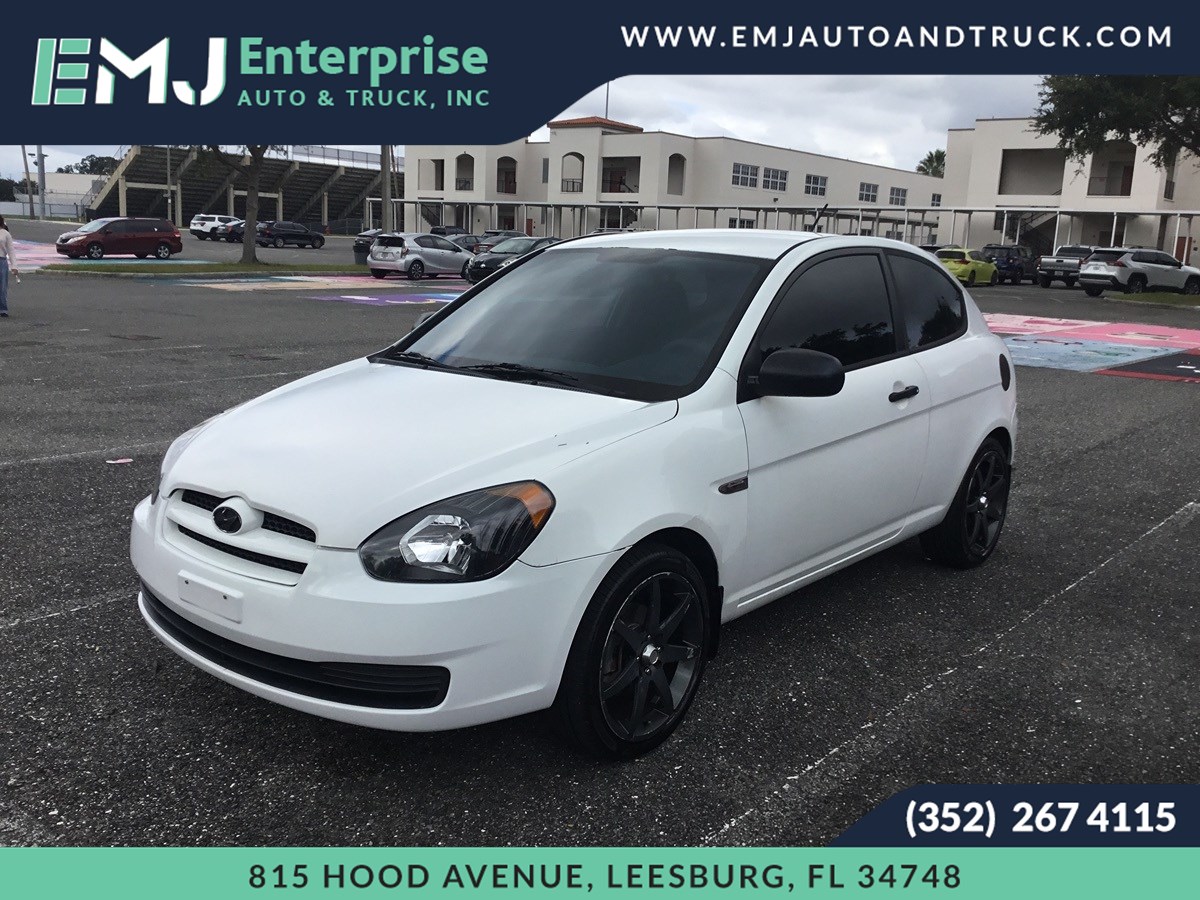 2011 Hyundai Accent GL's photo