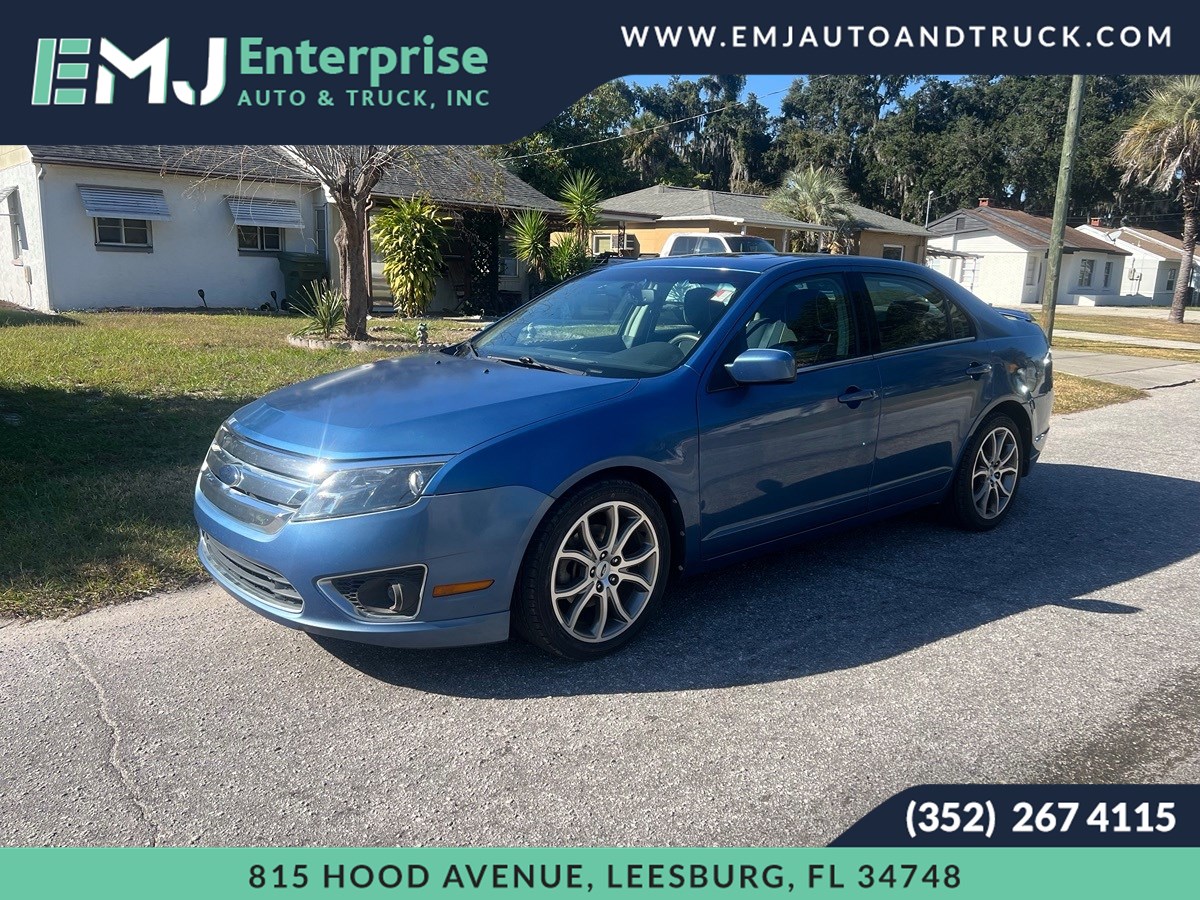 2010 Ford Fusion SE's photo