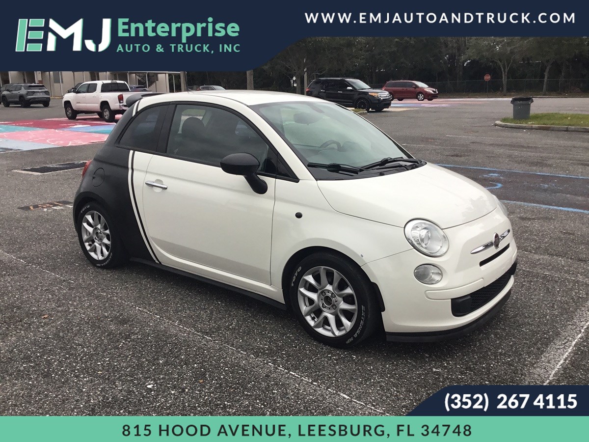 2017 FIAT 500 Pop's photo