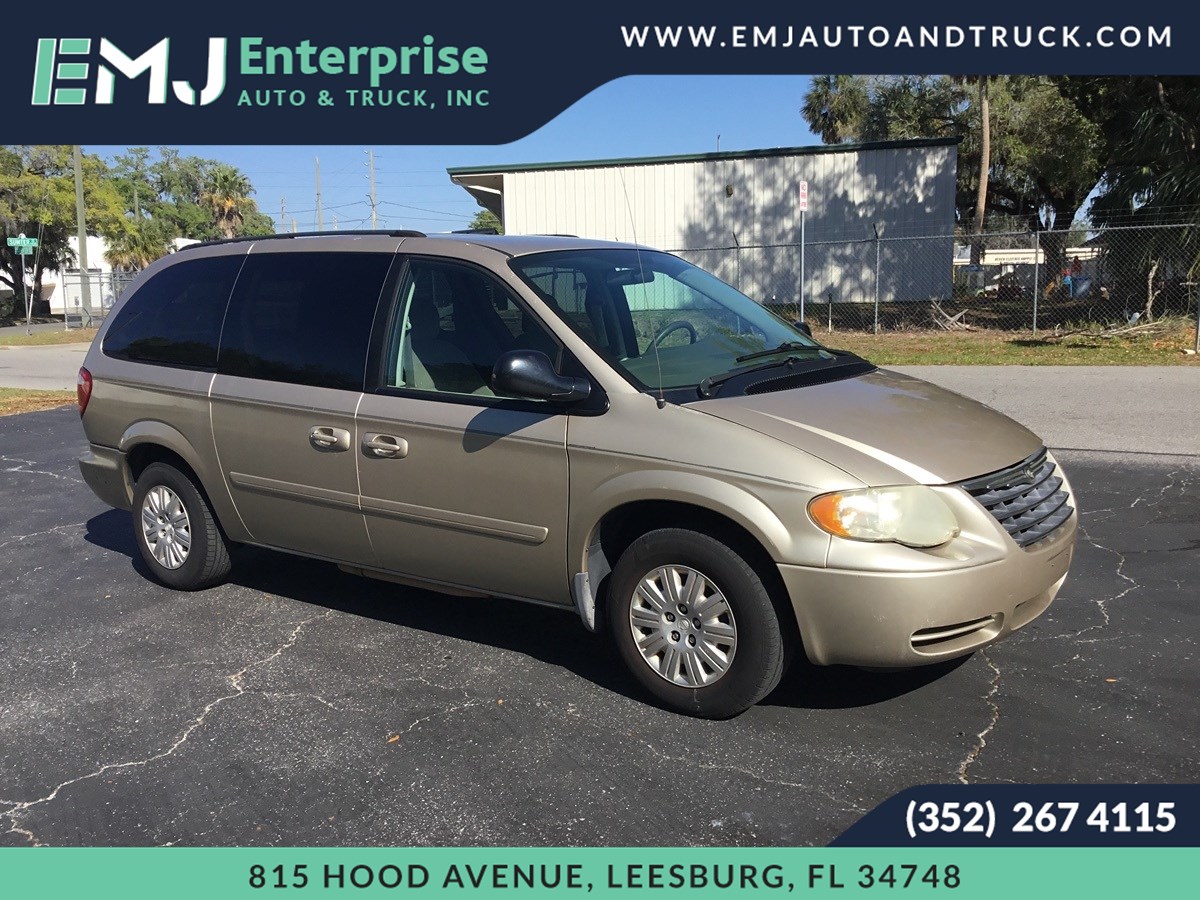 2007 Chrysler Town & Country LX