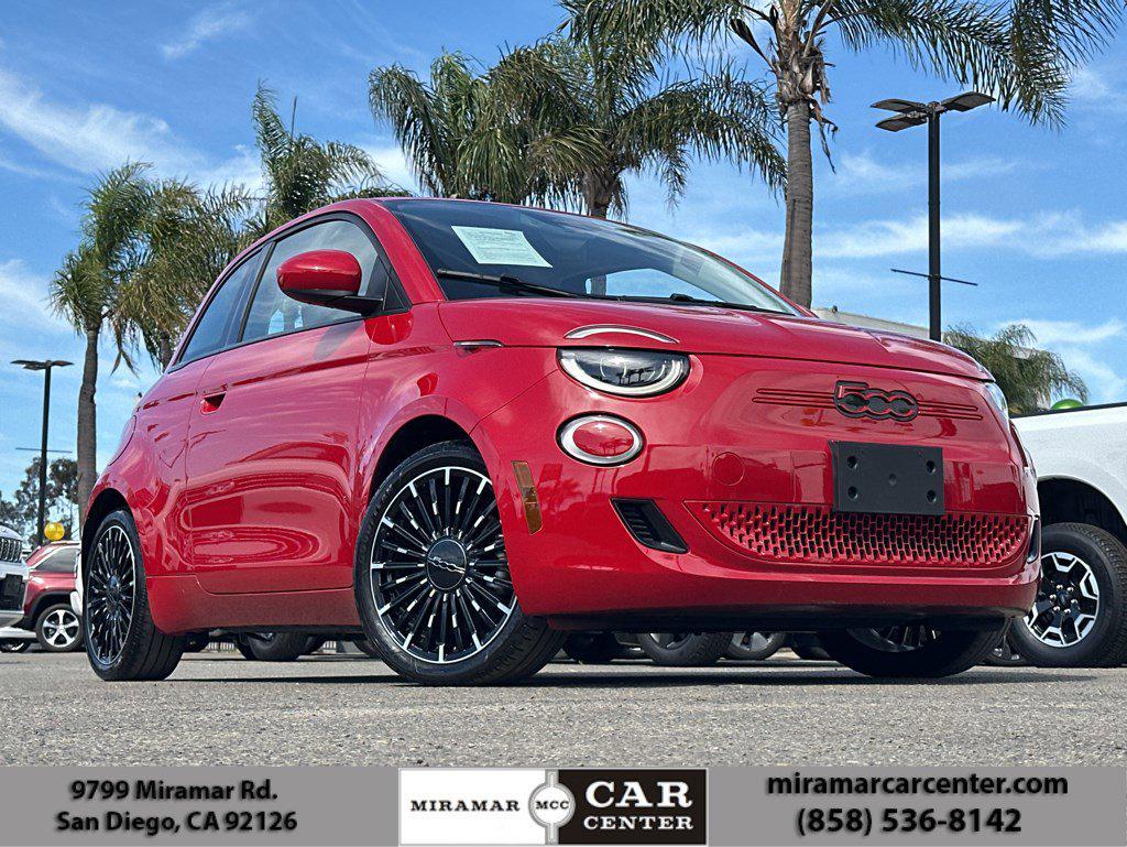 2024 FIAT 500e Base