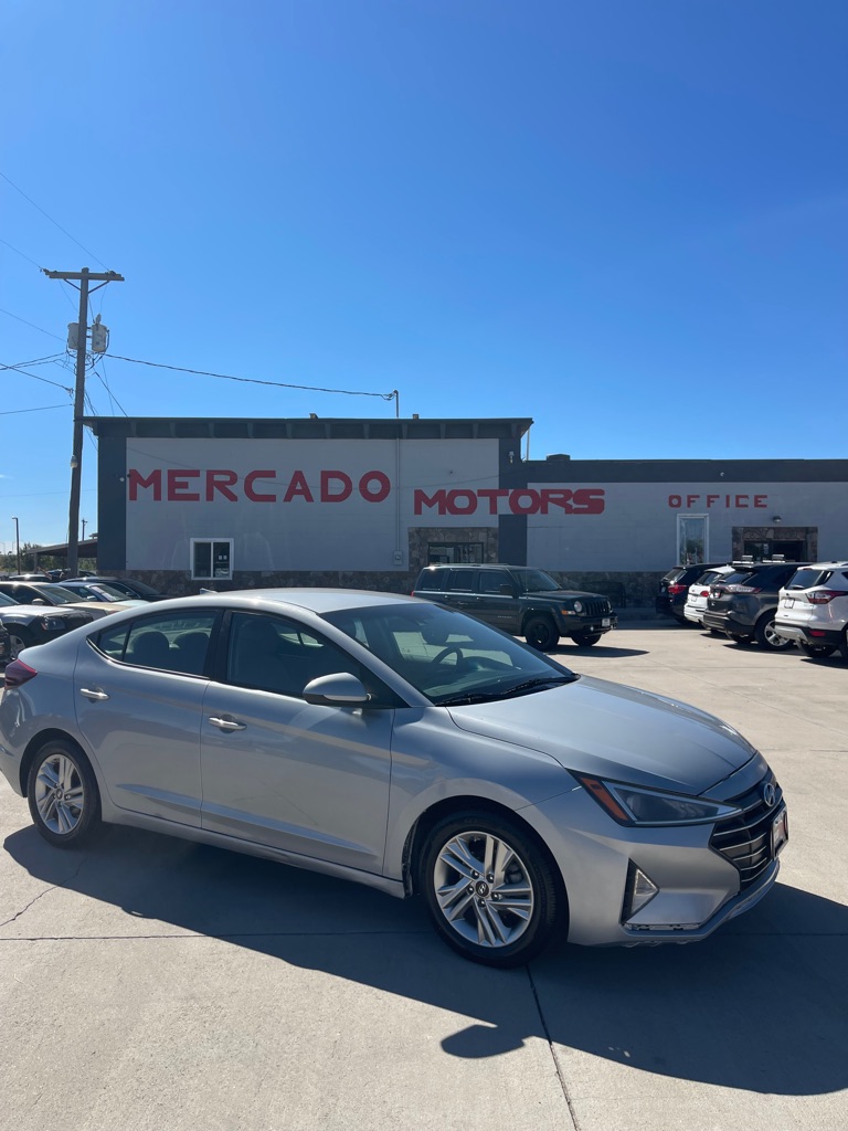 2020 Hyundai Elantra SEL's photo