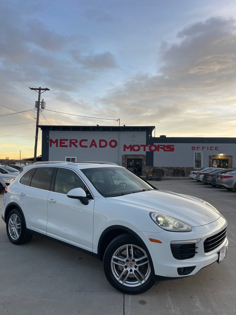 2016 Porsche Cayenne Base's photo