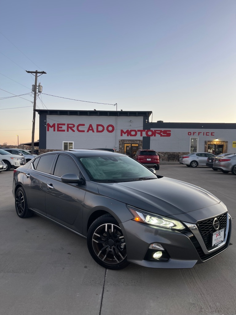 2019 Nissan Altima SL's photo