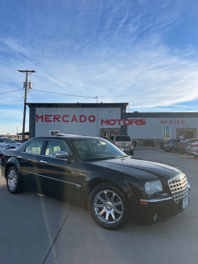 2005 Chrysler 300 C's photo