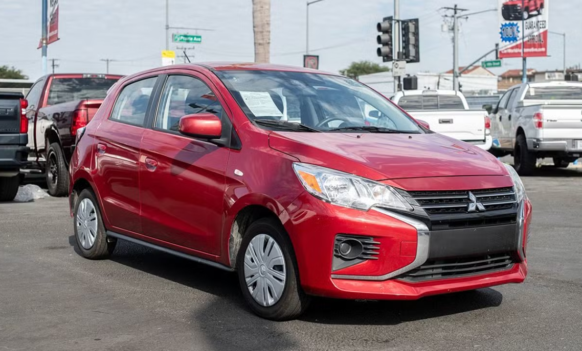 2021 Mitsubishi Mirage ES's photo