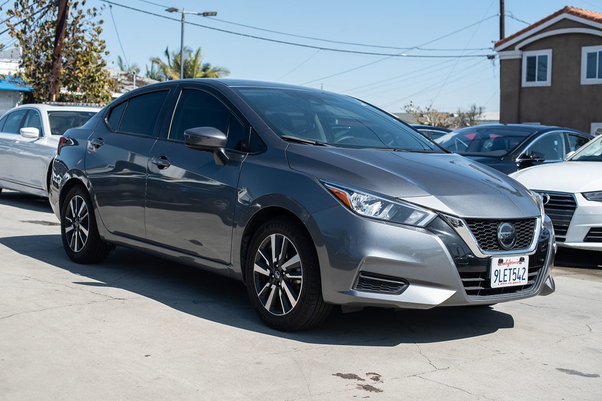2021 Nissan Versa Sedan SV's photo