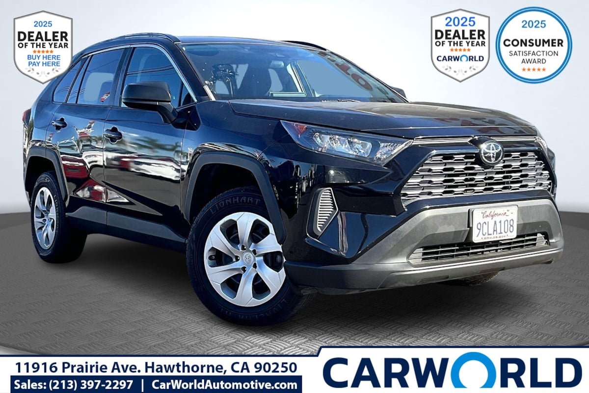 2021 Toyota RAV4 LE's photo