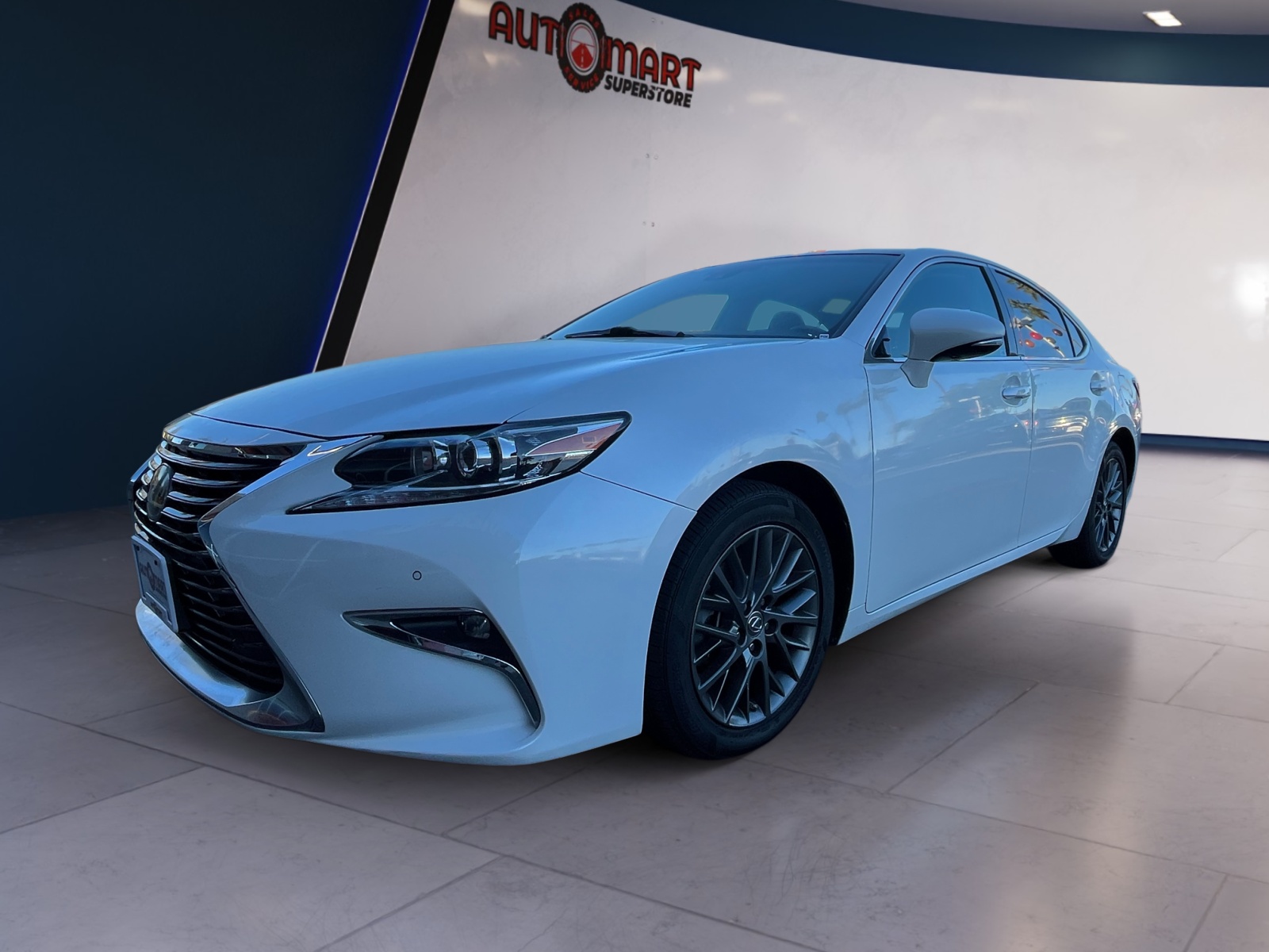 2018 Lexus ES 350's photo