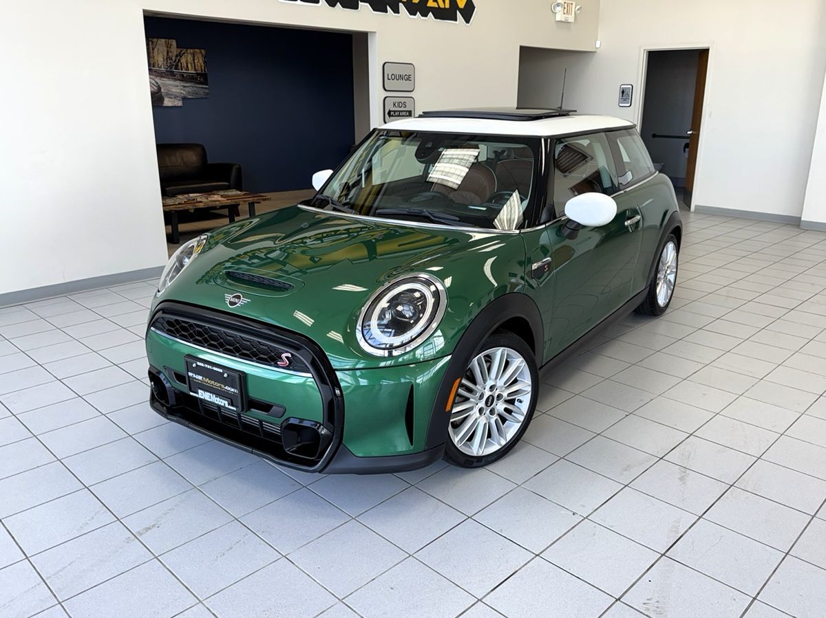 2022 MINI Hardtop 2 Door S's photo