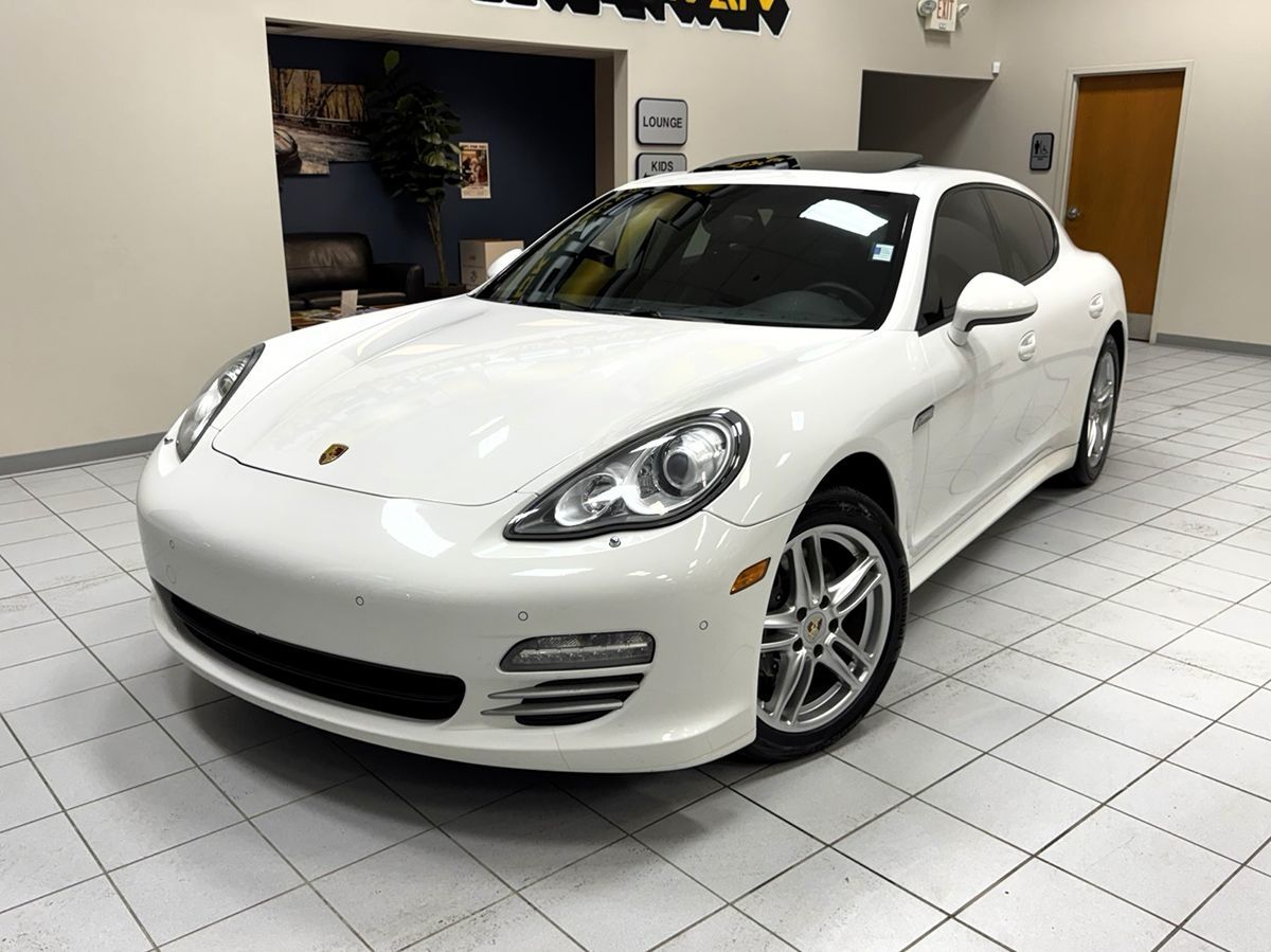 2012 Porsche Panamera Base's photo