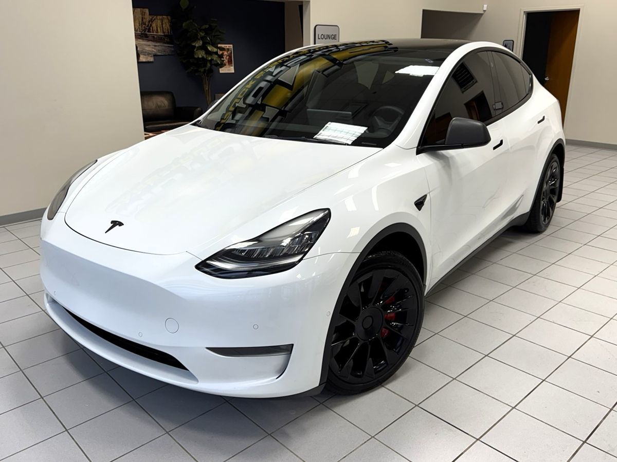 2022 Tesla Model Y Long Range's photo