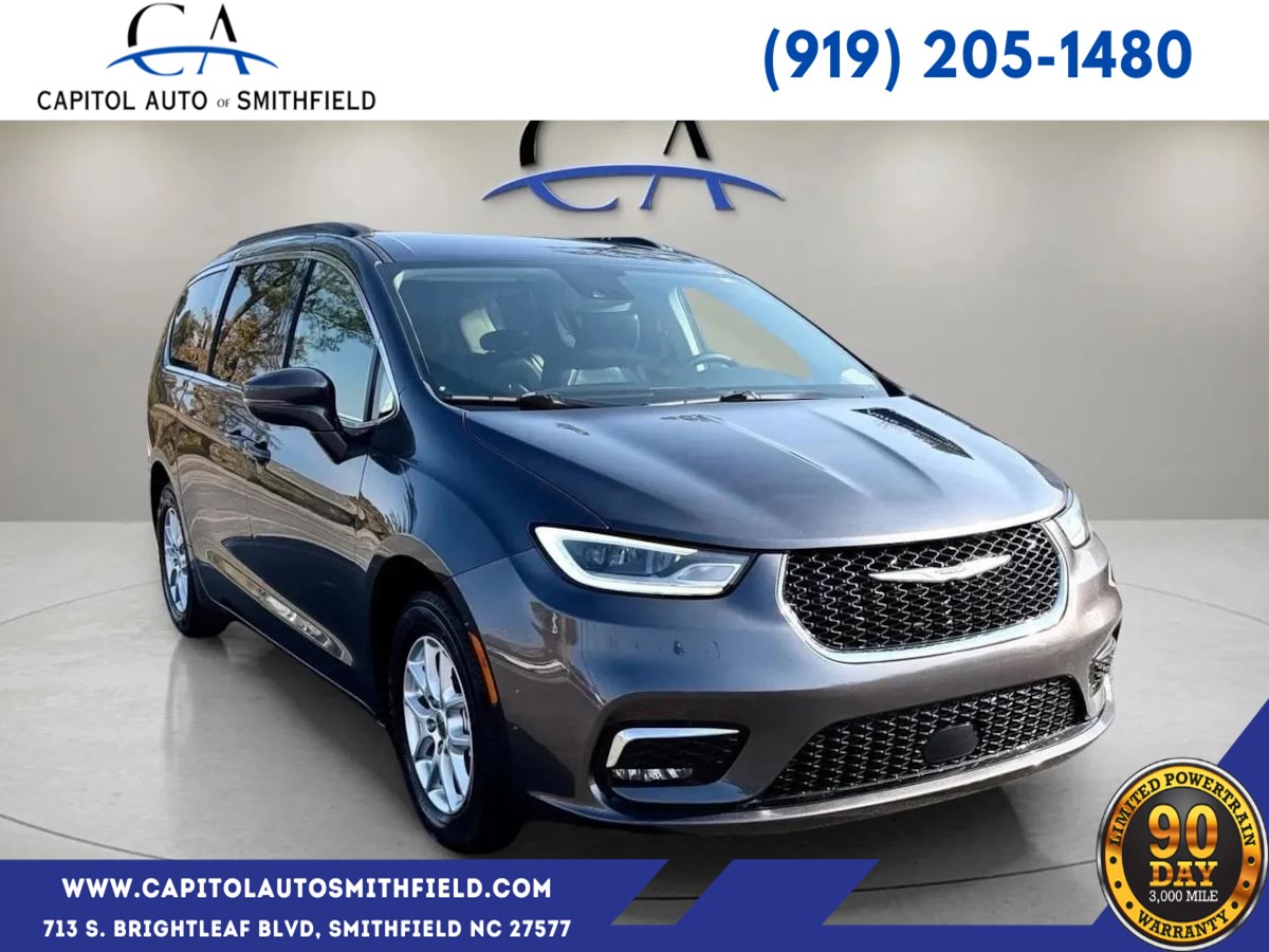 2022 Chrysler Pacifica Touring L's photo