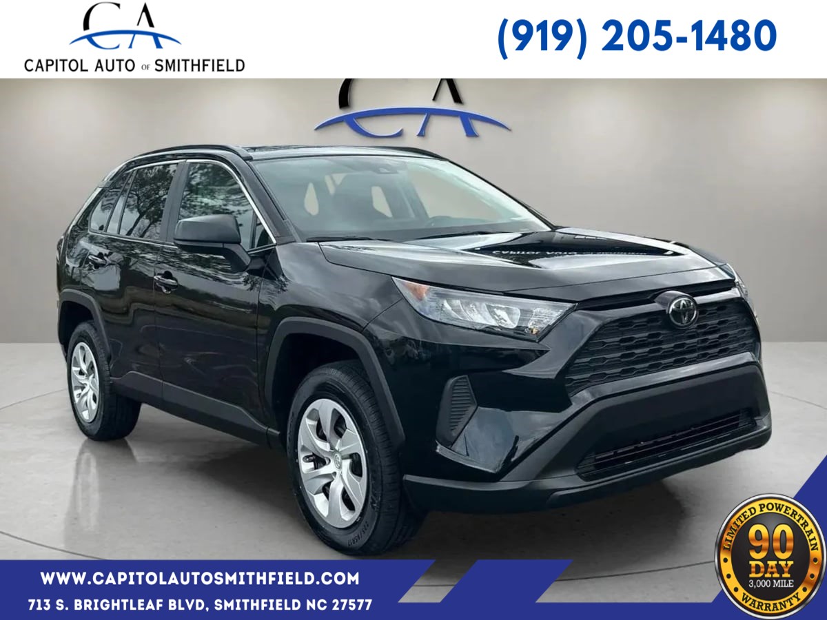 2020 Toyota RAV4 LE's photo