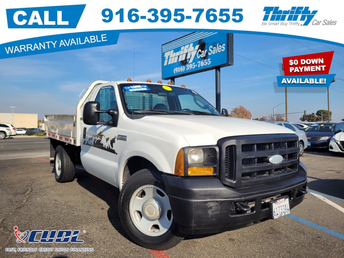 2006 Ford F-350 Super Duty Chassis Cab XL