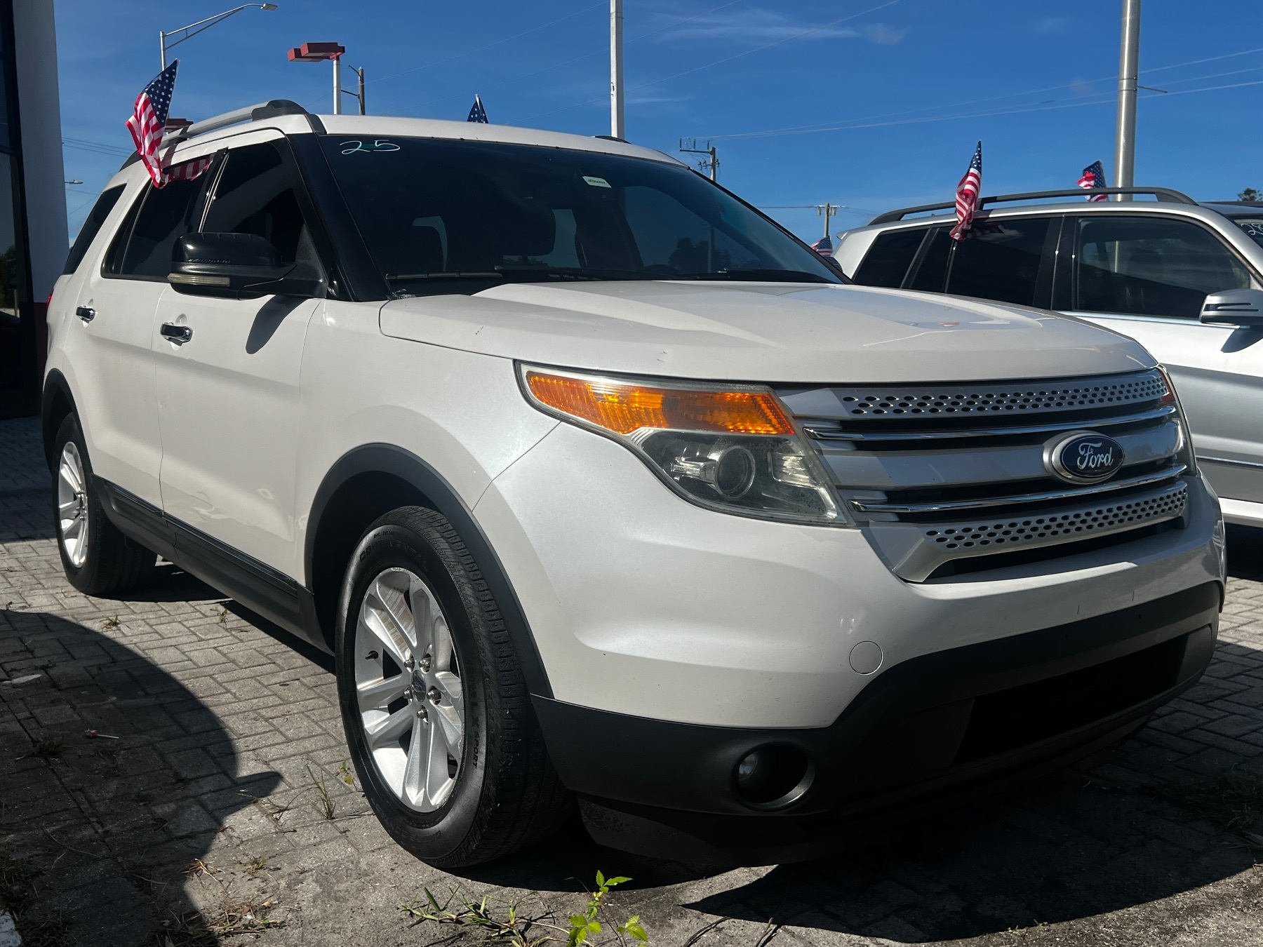 2011 Ford Explorer XLT's photo